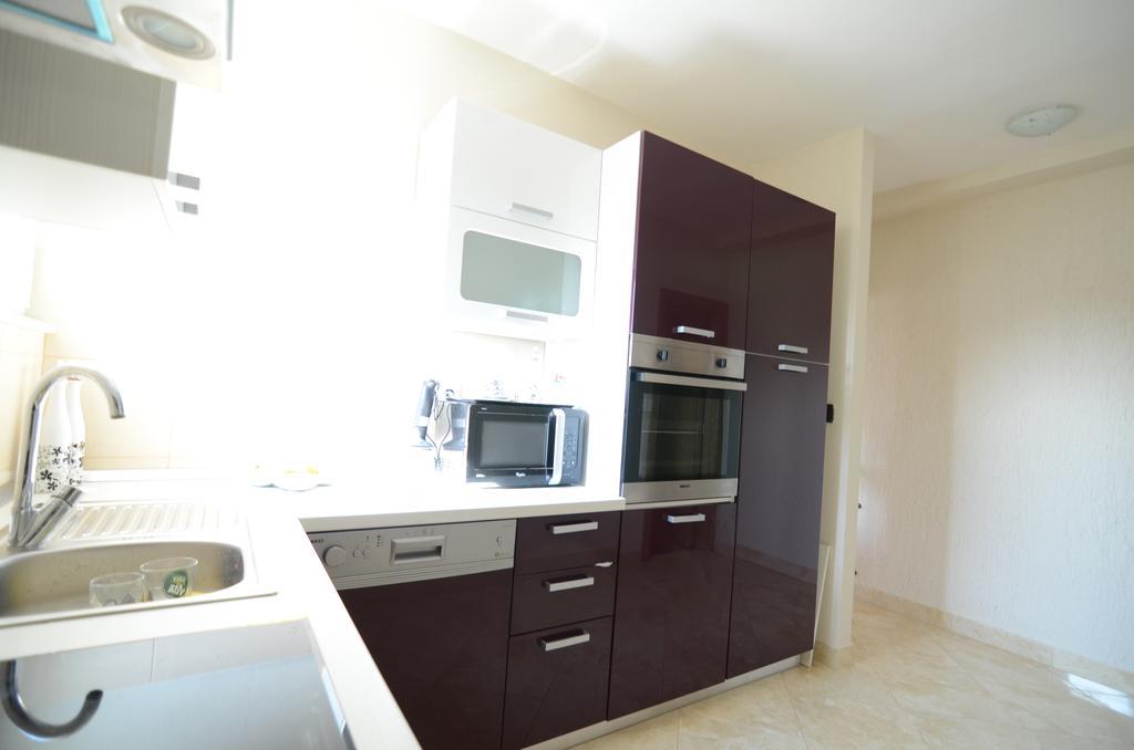 Apartment Emi Sukosan Ngoại thất bức ảnh